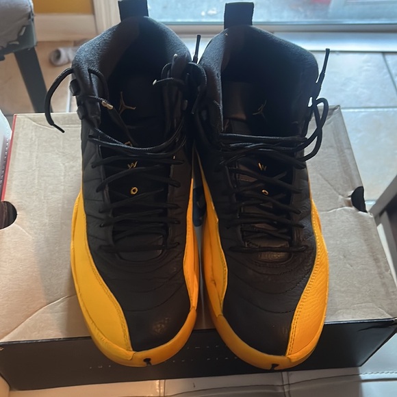 Jordan Retro 12 - Picture 2 of 4